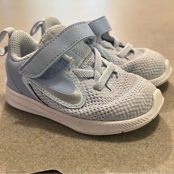 Nike Other - Little girls size 5 Nike shoes